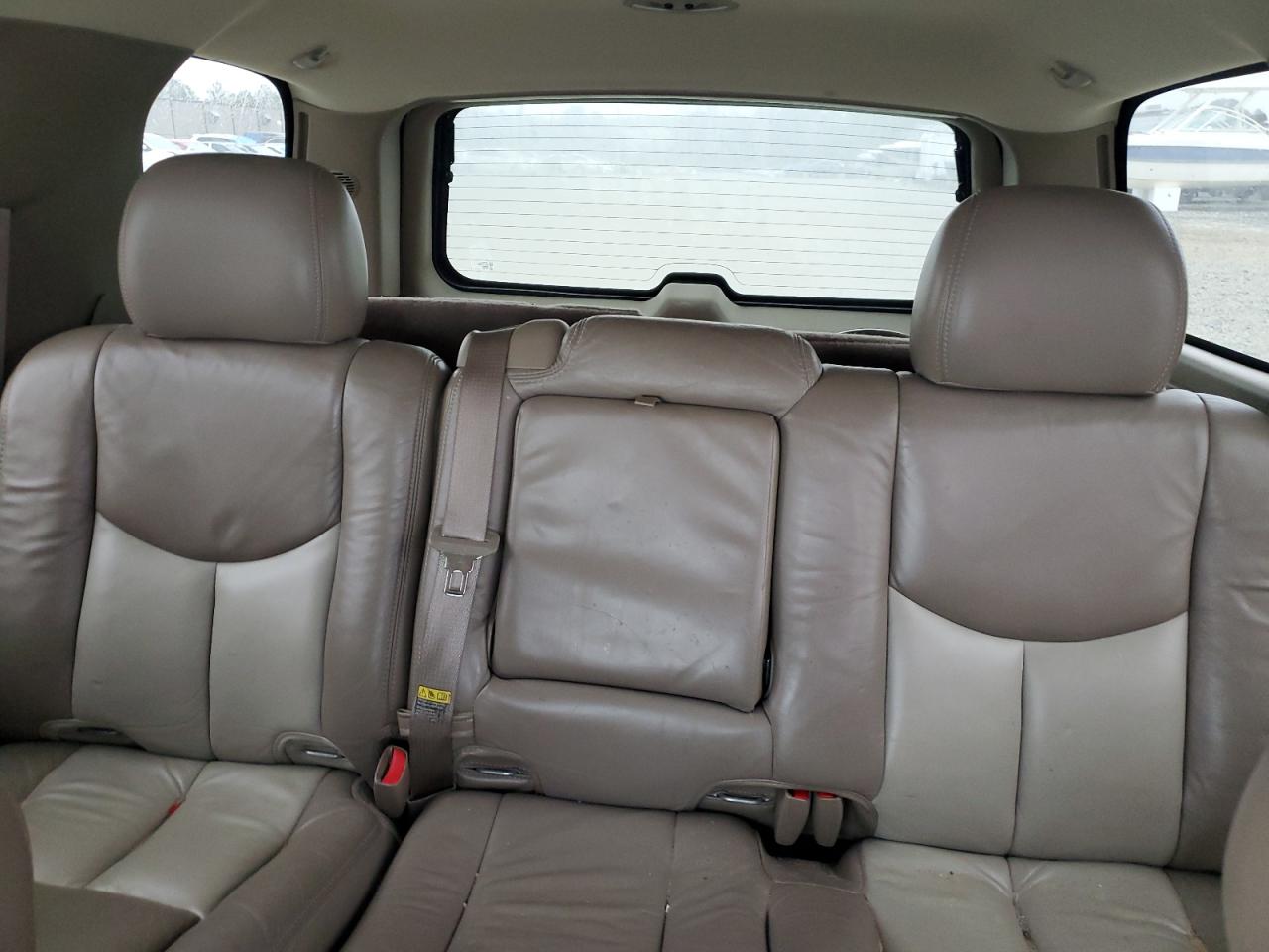 2003 GMC Yukon - Image 10