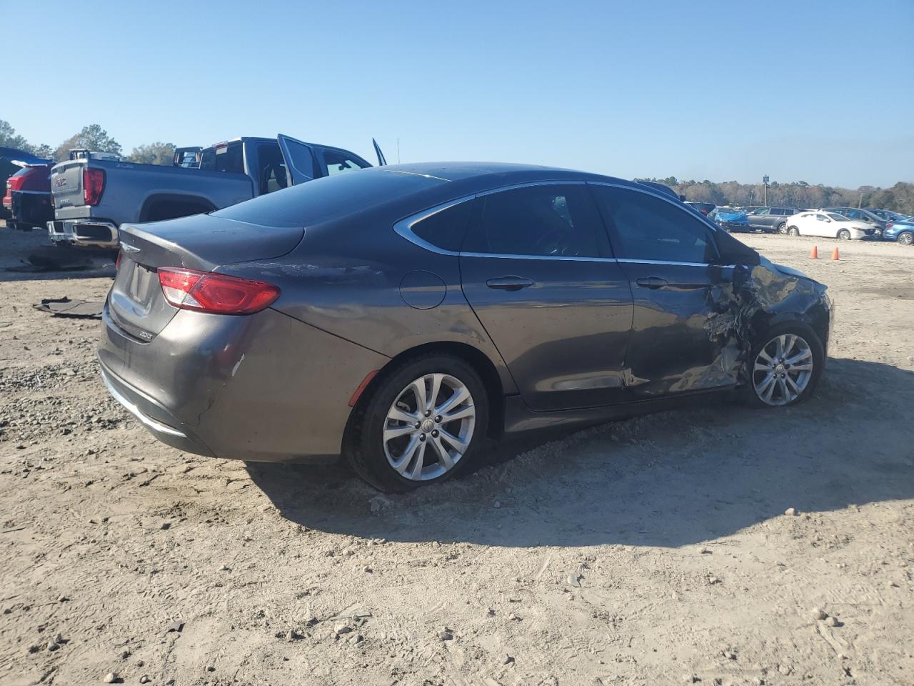 2015 Chrysler 200 - Image 3