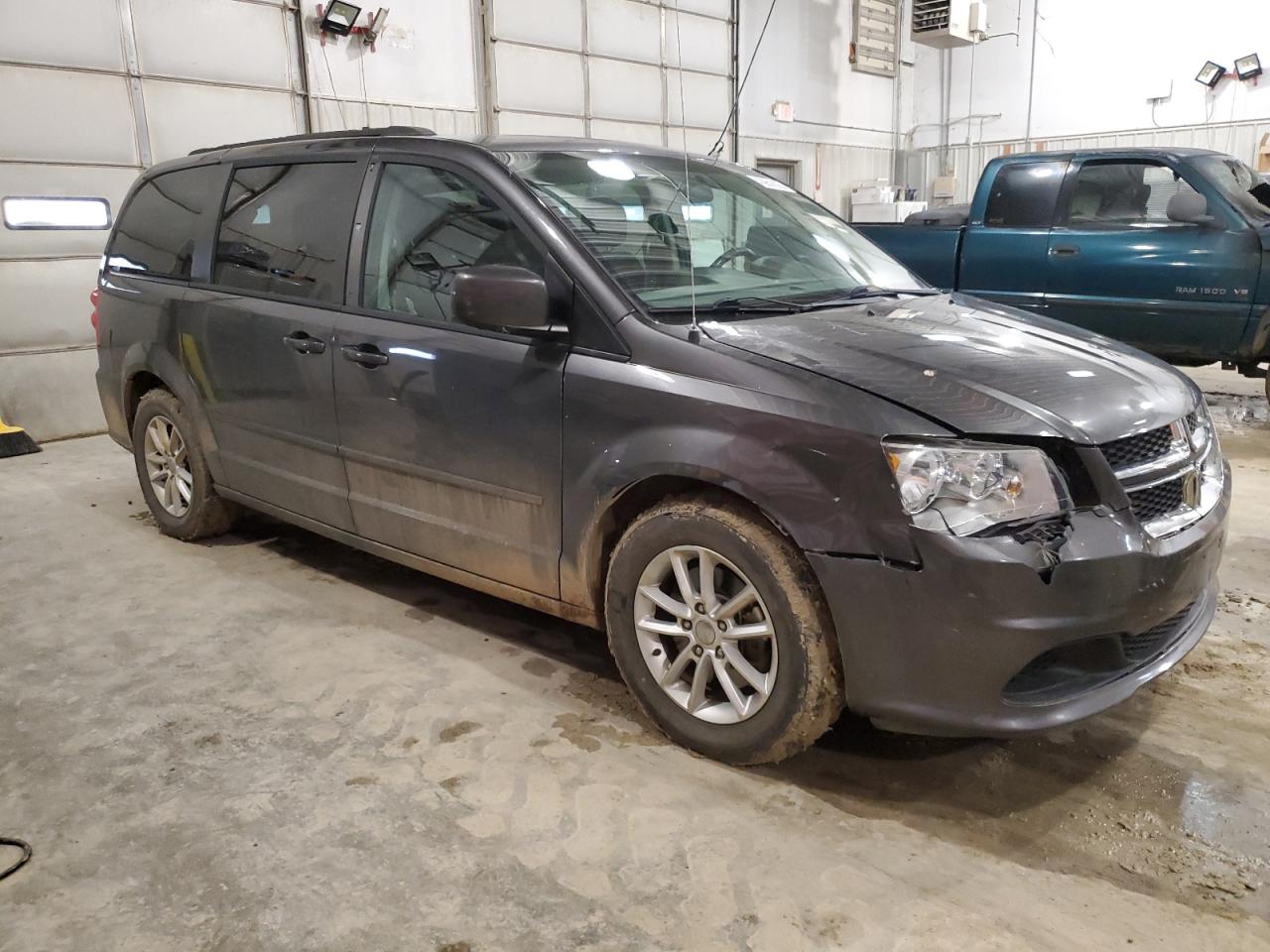 2016 Dodge Caravan - Image 4