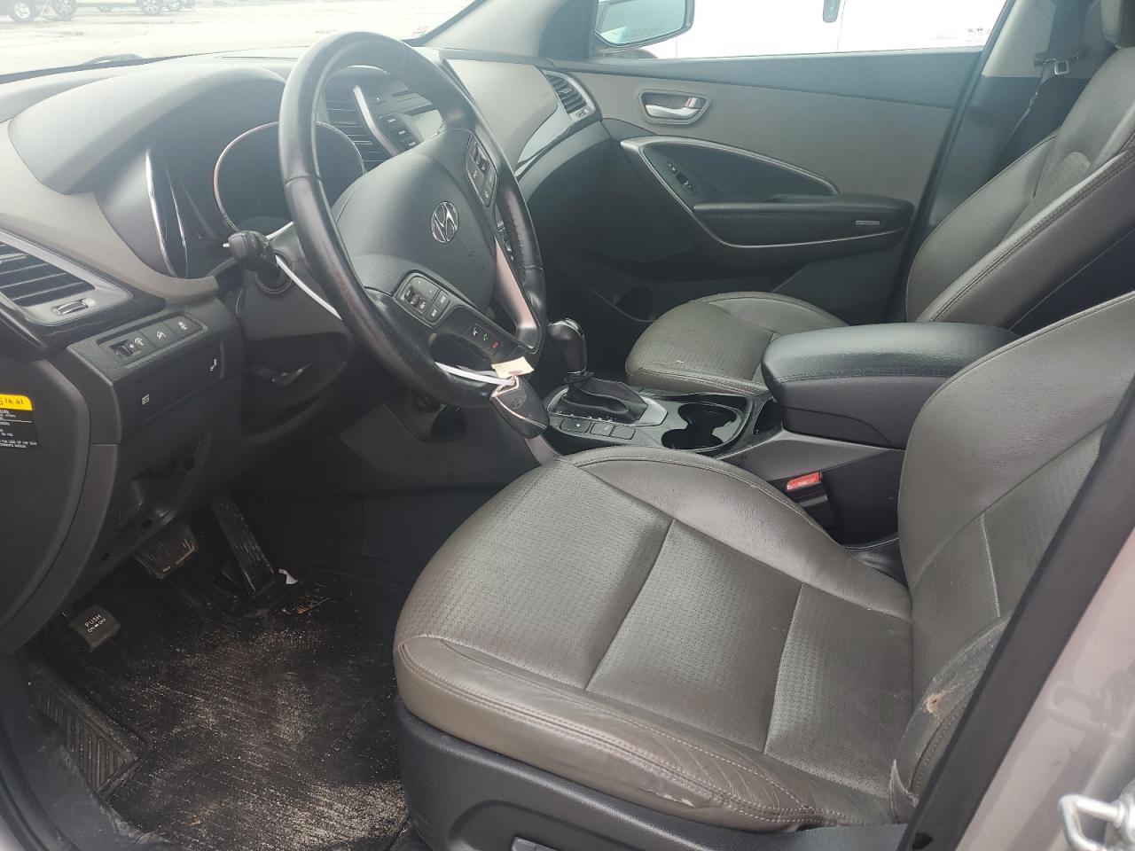 2014 Hyundai Santa Fe - Image 7