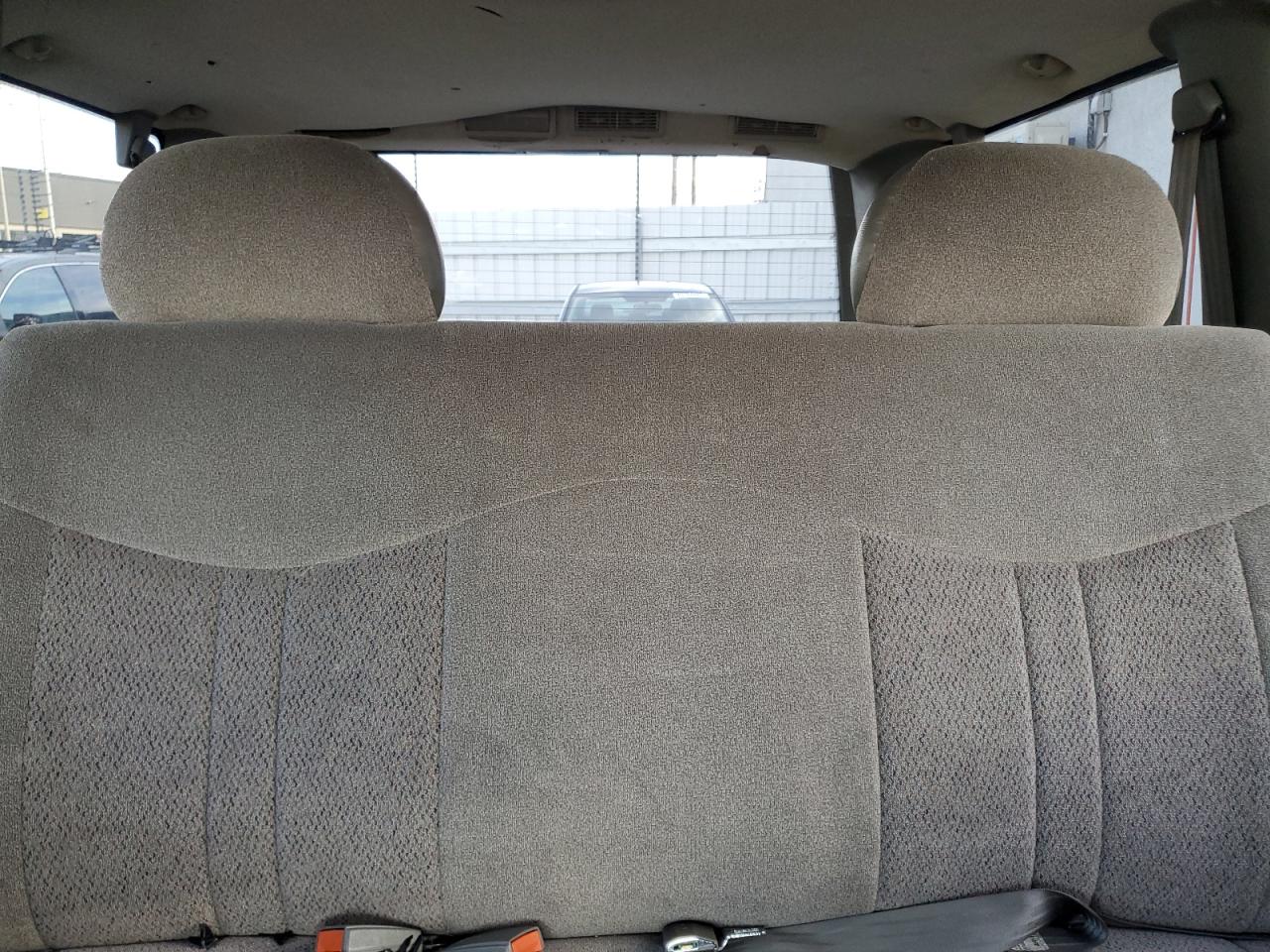 2002 Chevrolet Astro - Image 10