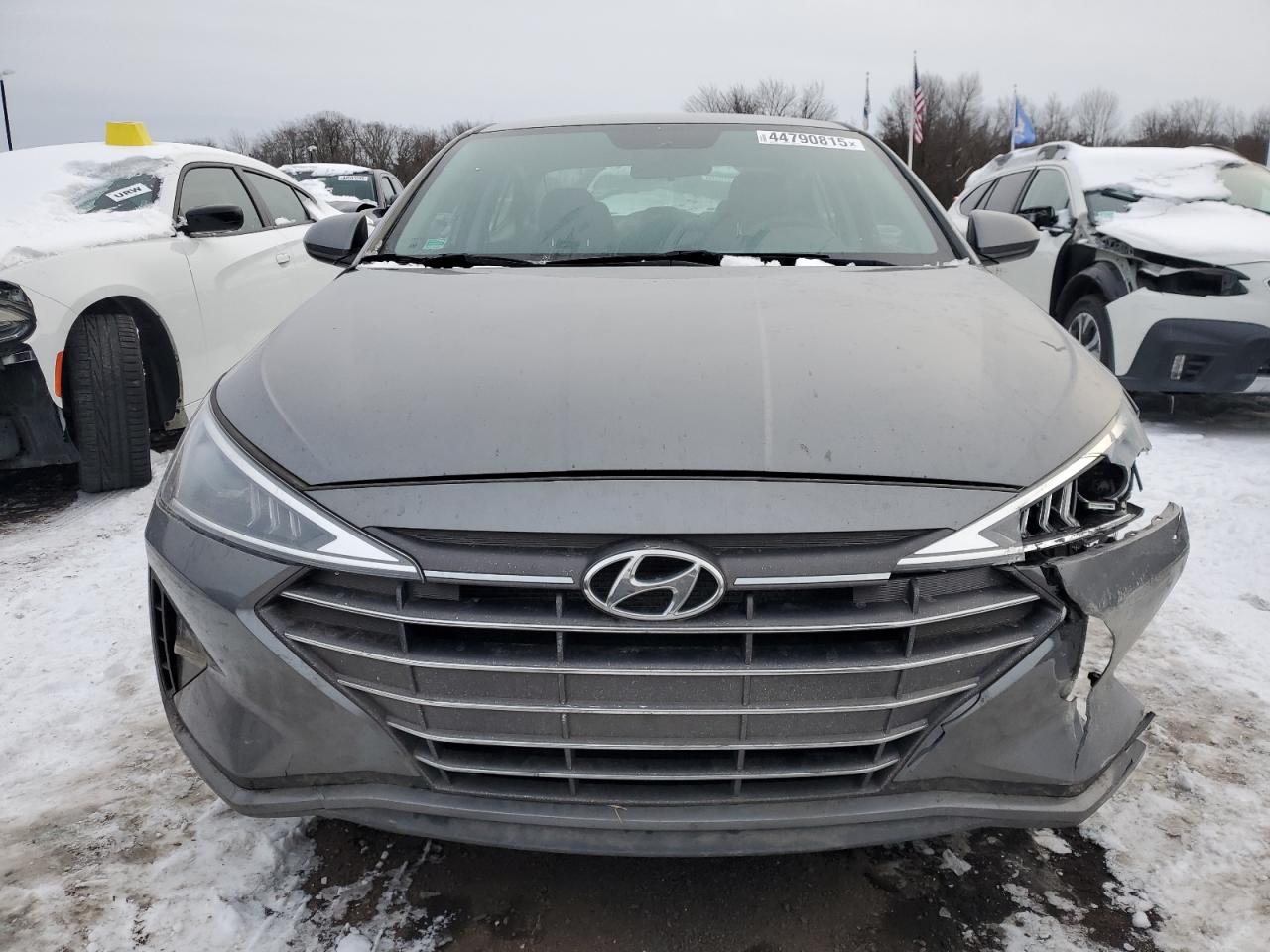2019 Hyundai Elantra - Image 5
