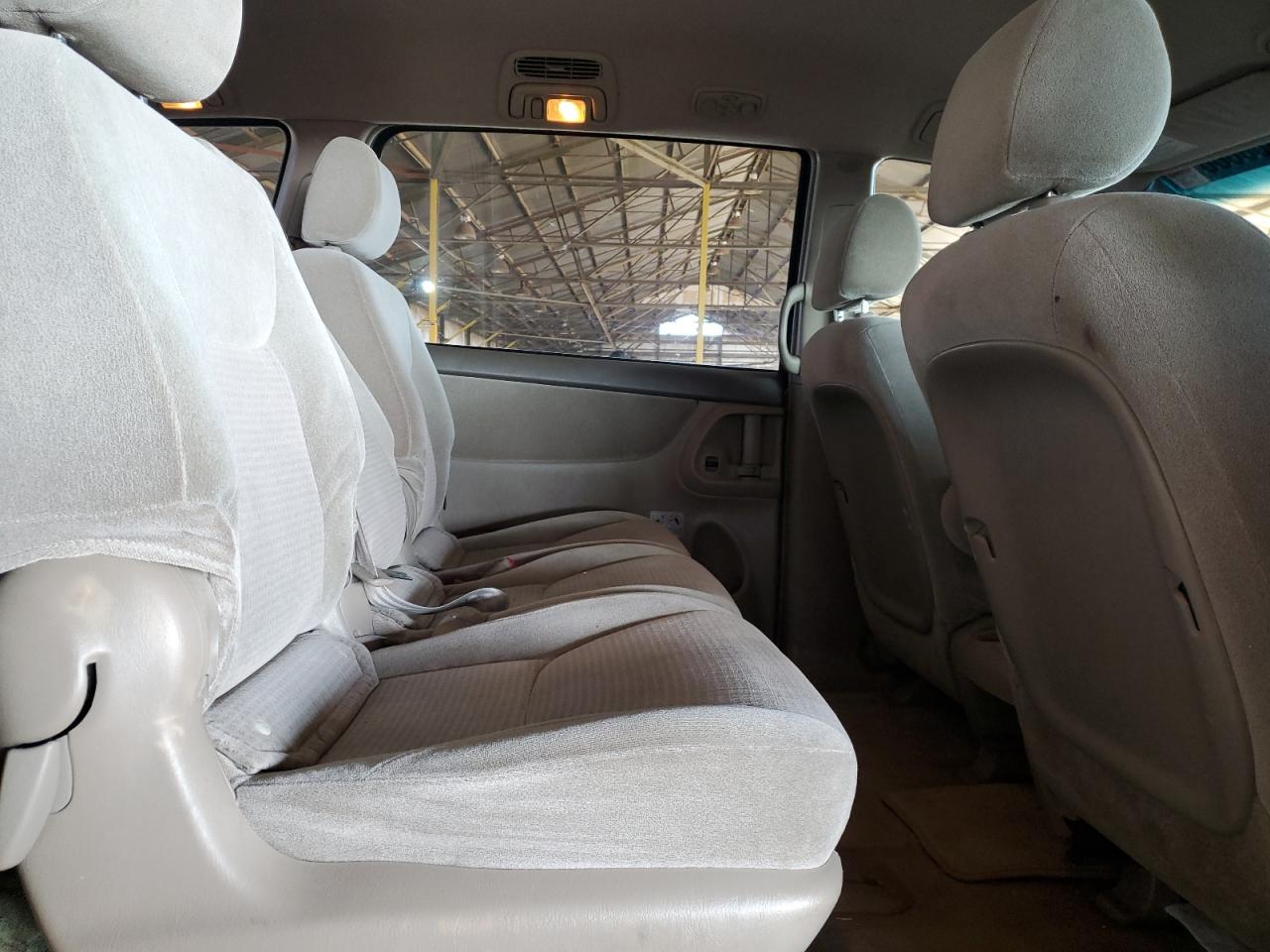 2008 Toyota Sienna - Image 11