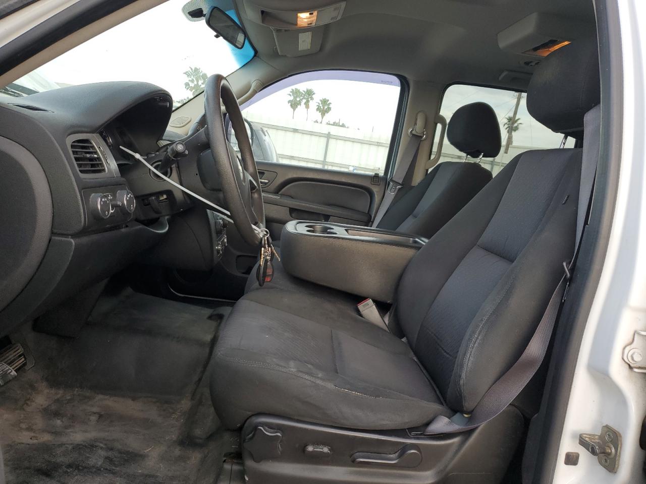 2010 Chevrolet Suburban - Image 7