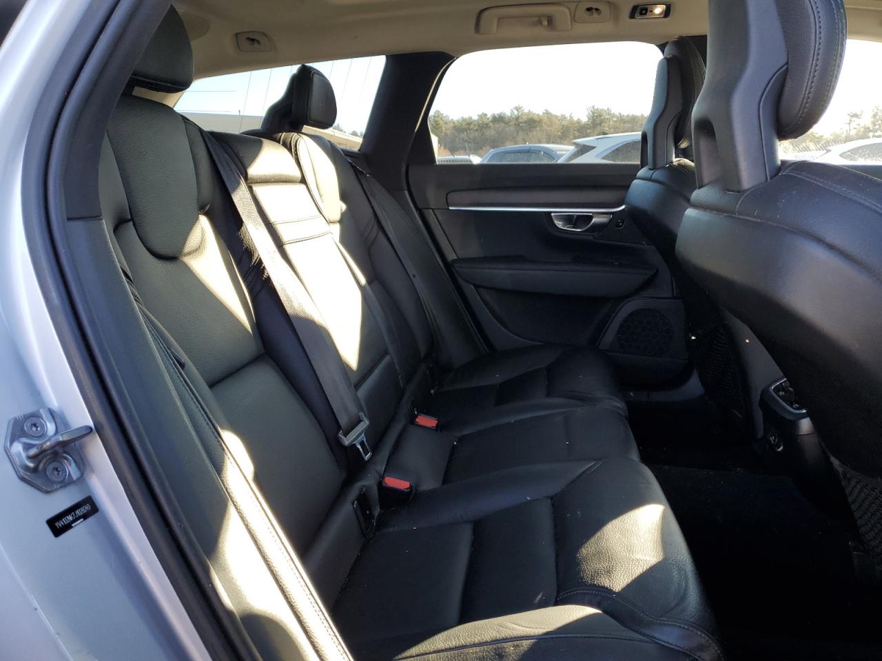 2018 Volvo V90 - Image 10