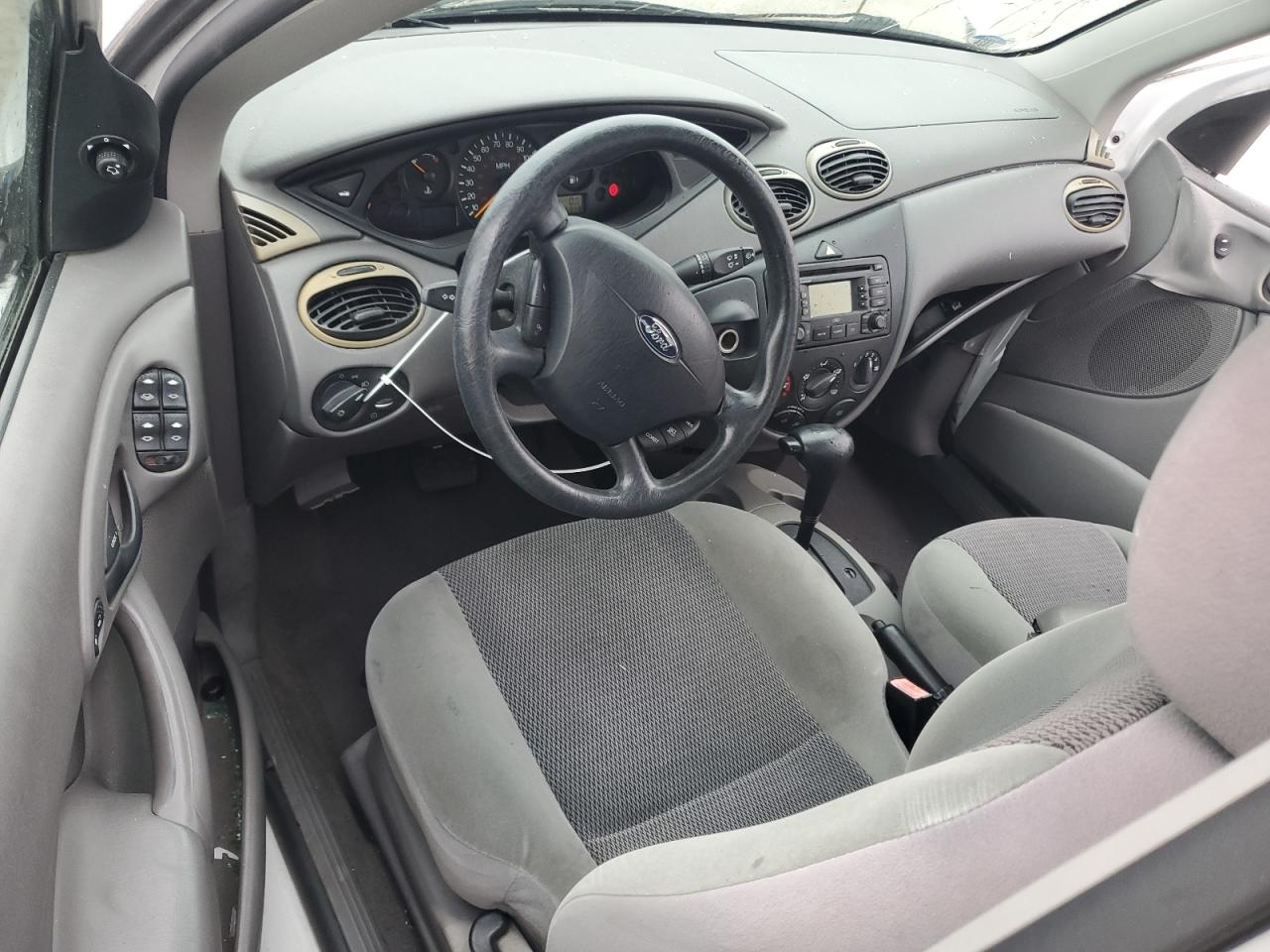 2003 Ford Focus - Image 8