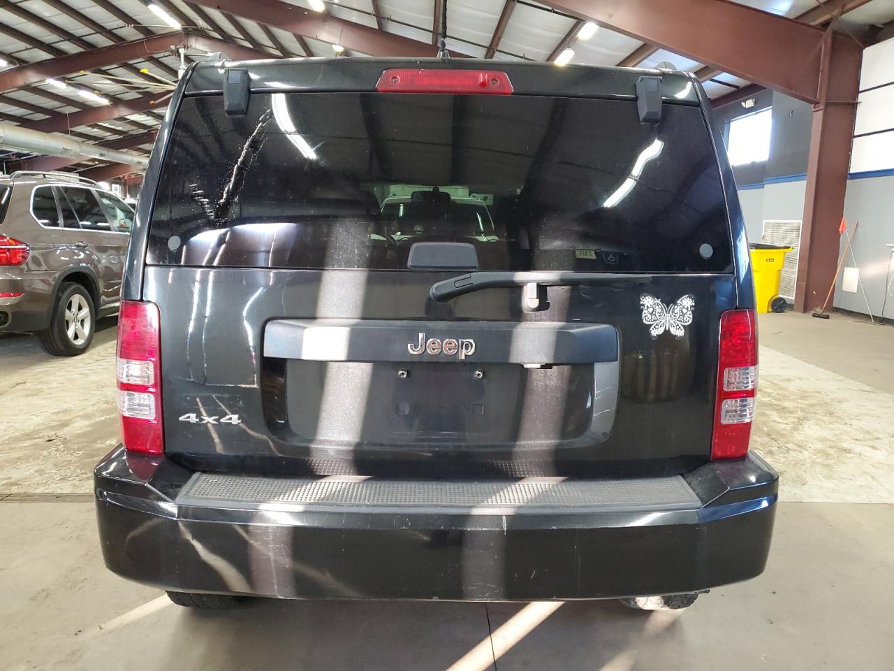 2012 Jeep Liberty (North America) - Image 6