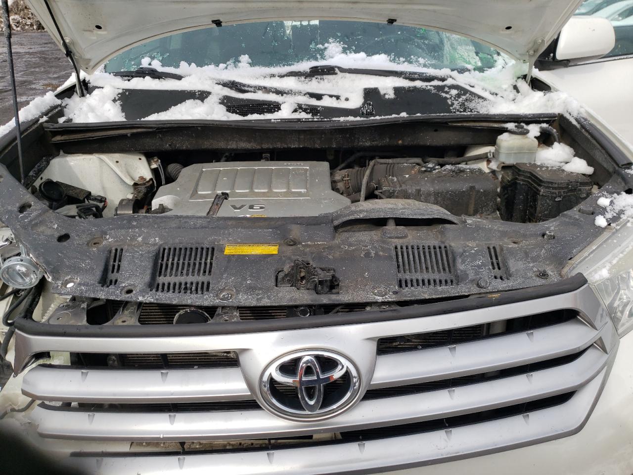 2013 Toyota Highlander - Image 13