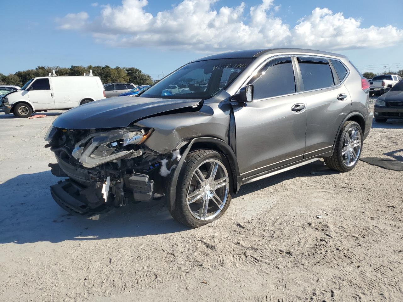 2017 Nissan Rogue S for Sale in Apopka, FL - Front End