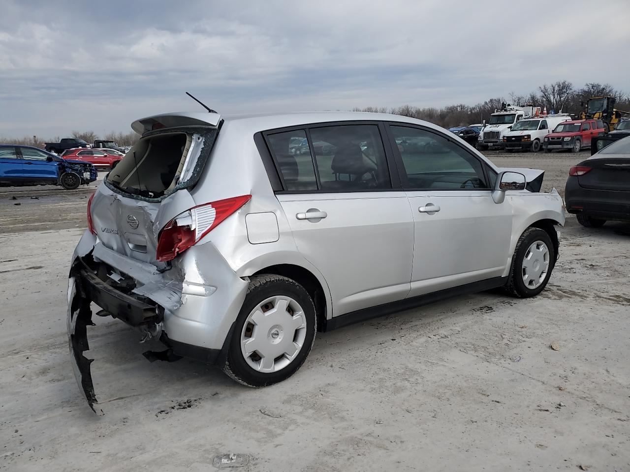 2009 Nissan Versa - Image 3