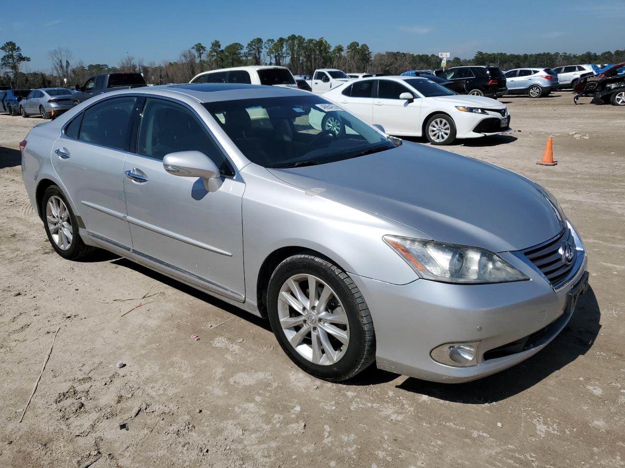 2011 Lexus ES - Image 4