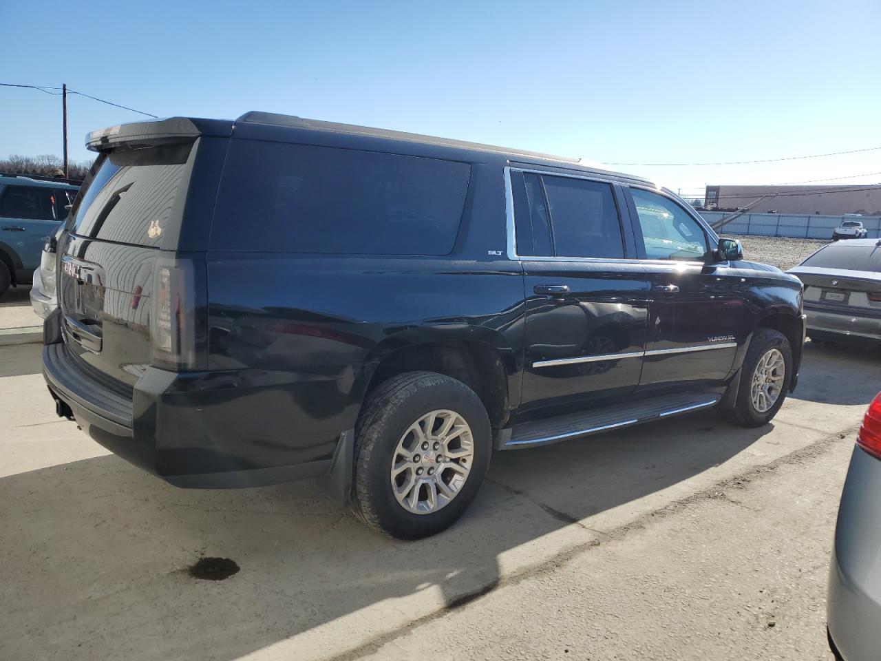2015 GMC Yukon - Image 3