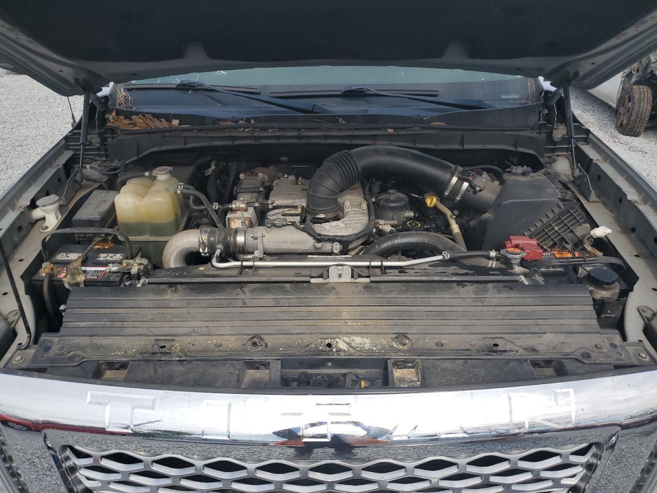 2017 Nissan Titan - Image 11