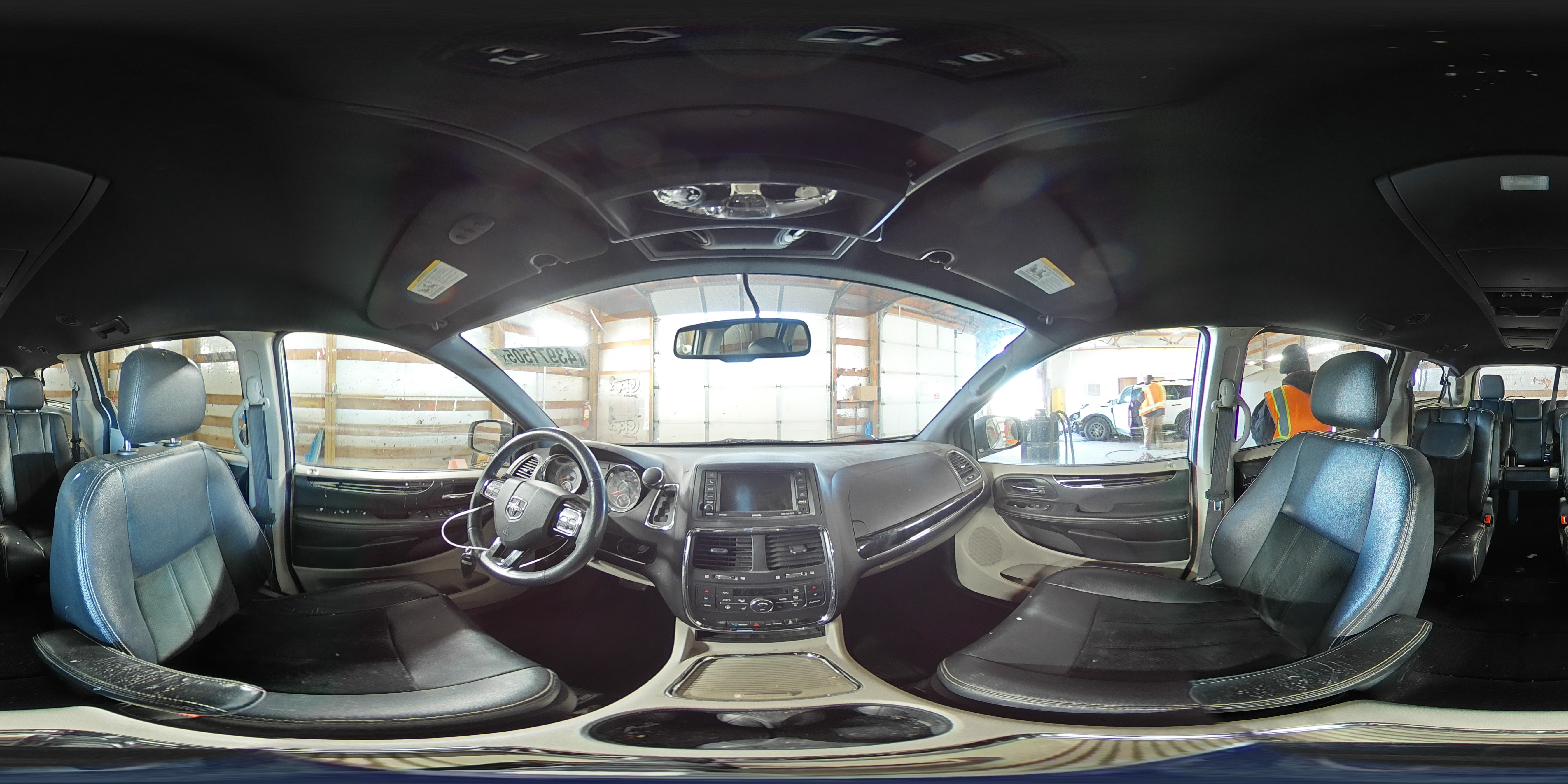 2017 Dodge Caravan - Image 15