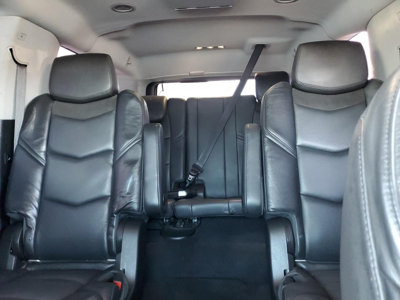 2018 Cadillac Escalade - Image 10