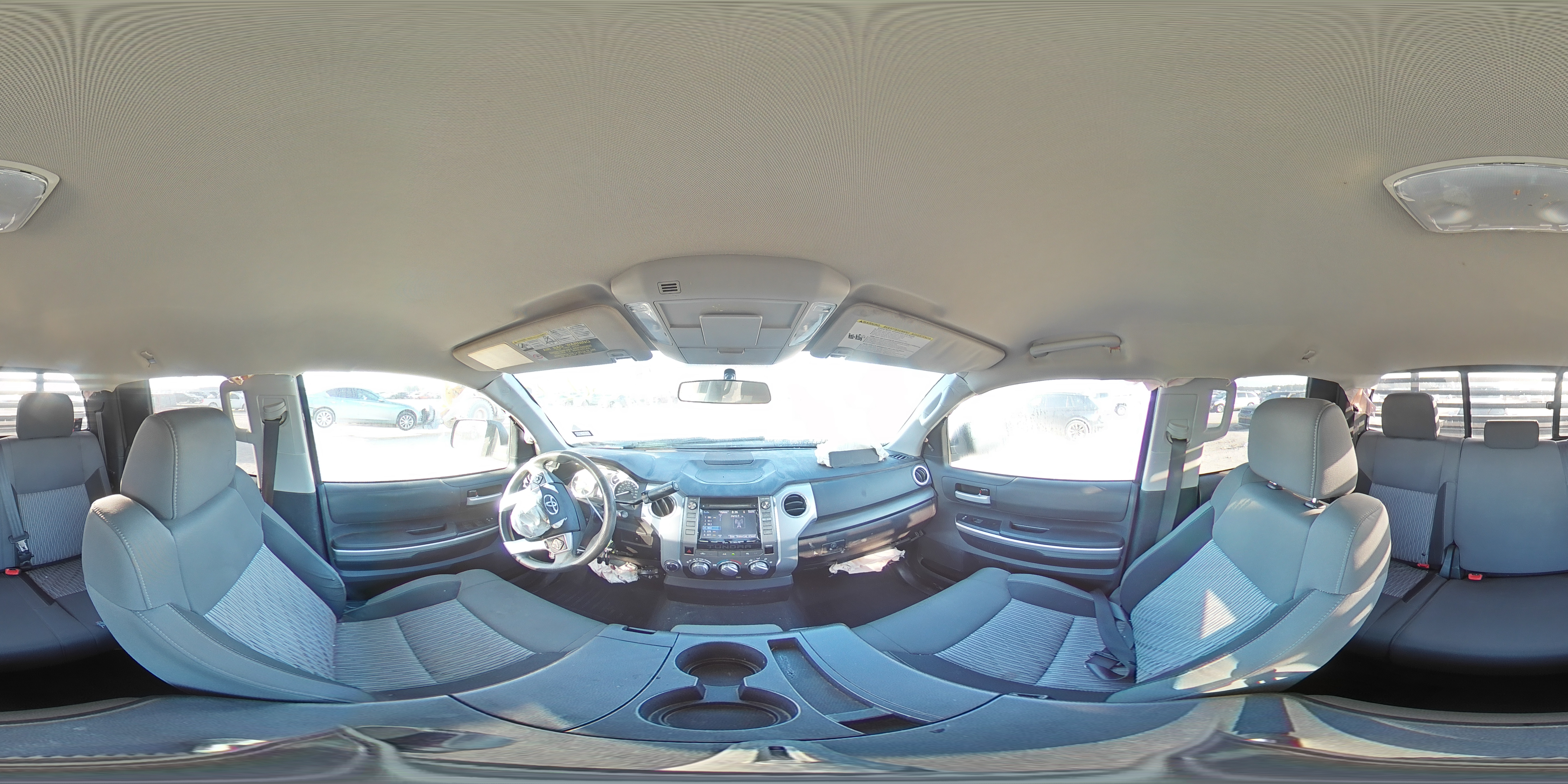 2015 Toyota Tundra - Image 13