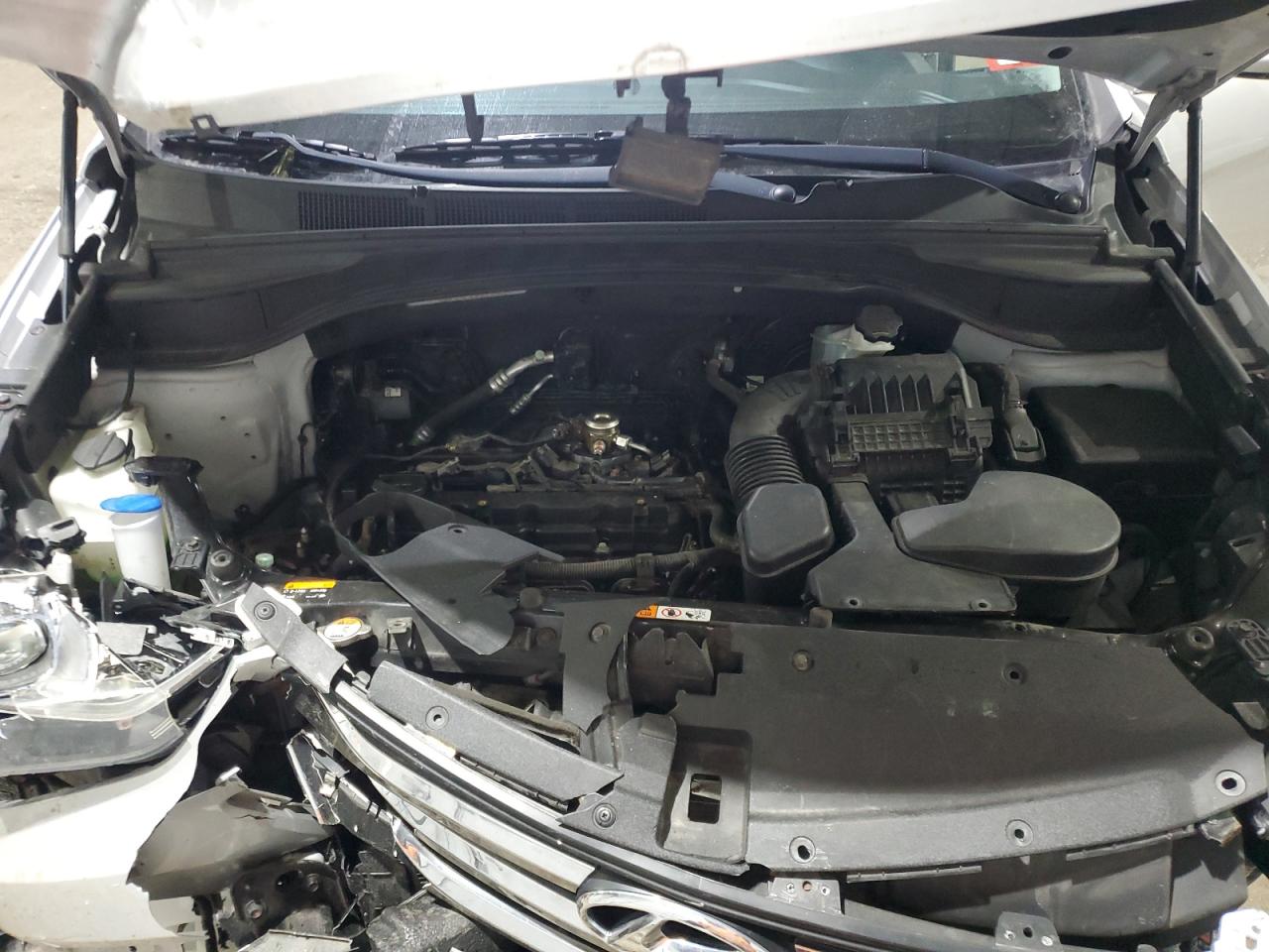 2013 Hyundai Santa Fe - Image 13
