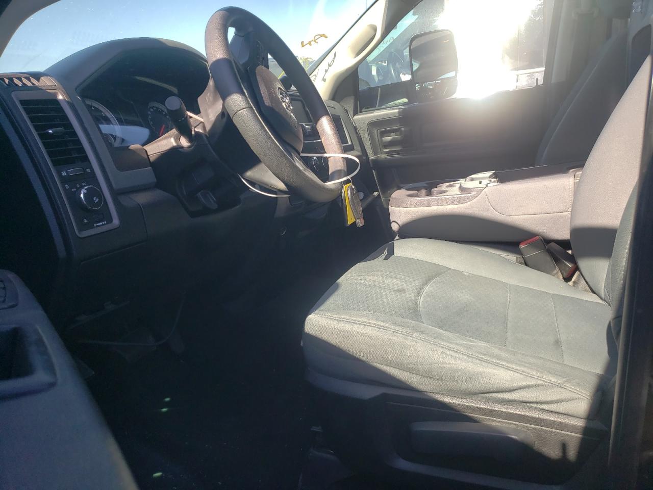 2014 RAM 1500 - Image 7