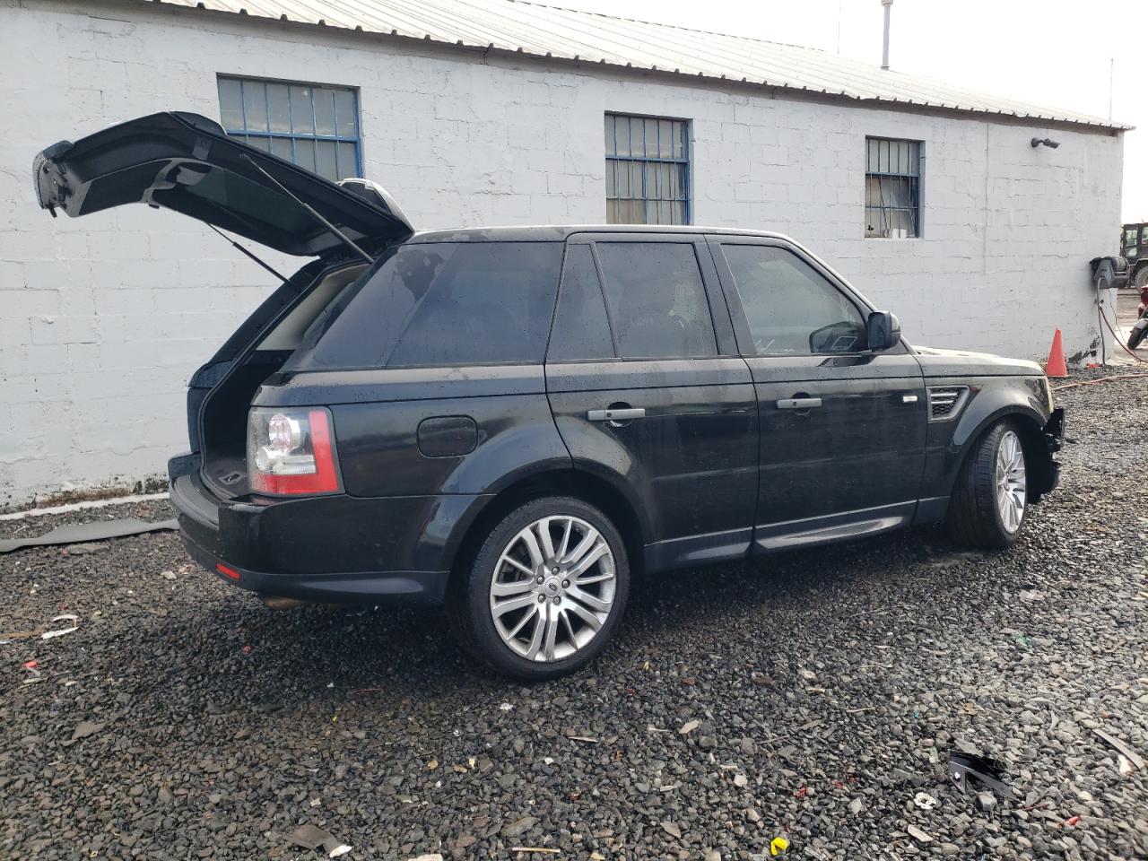 2011 Land Rover Range Rover - Image 3