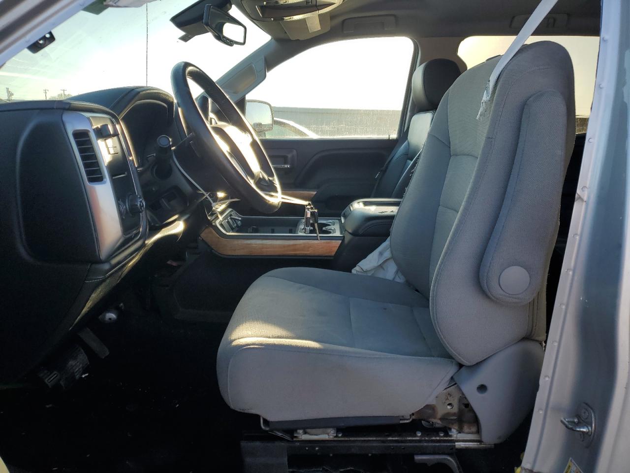 2015 Chevrolet Silverado - Image 7
