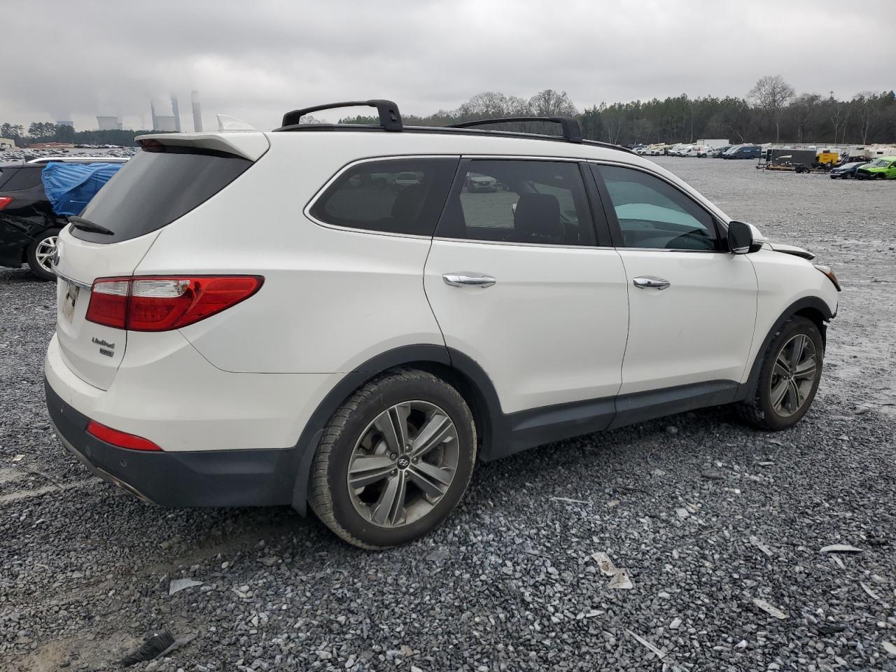 2015 Hyundai Santa Fe - Image 3