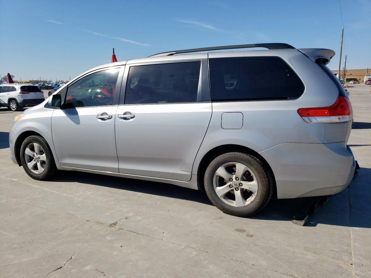 2012 Toyota Sienna - Image 2