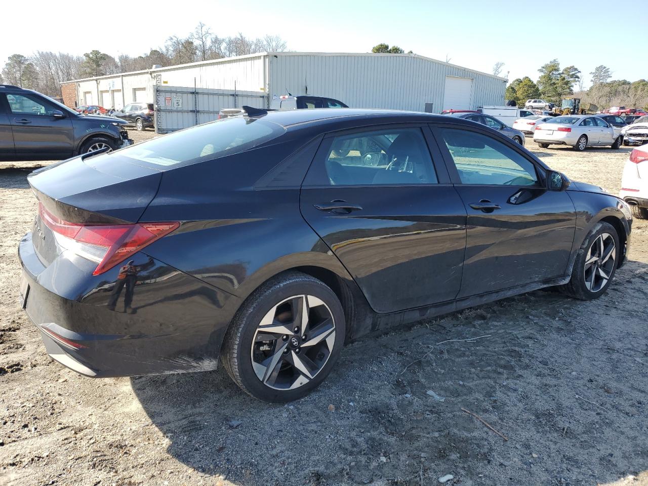 2023 Hyundai Elantra - Image 3