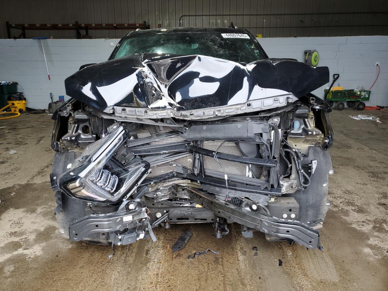 2021 GMC Yukon - Image 5