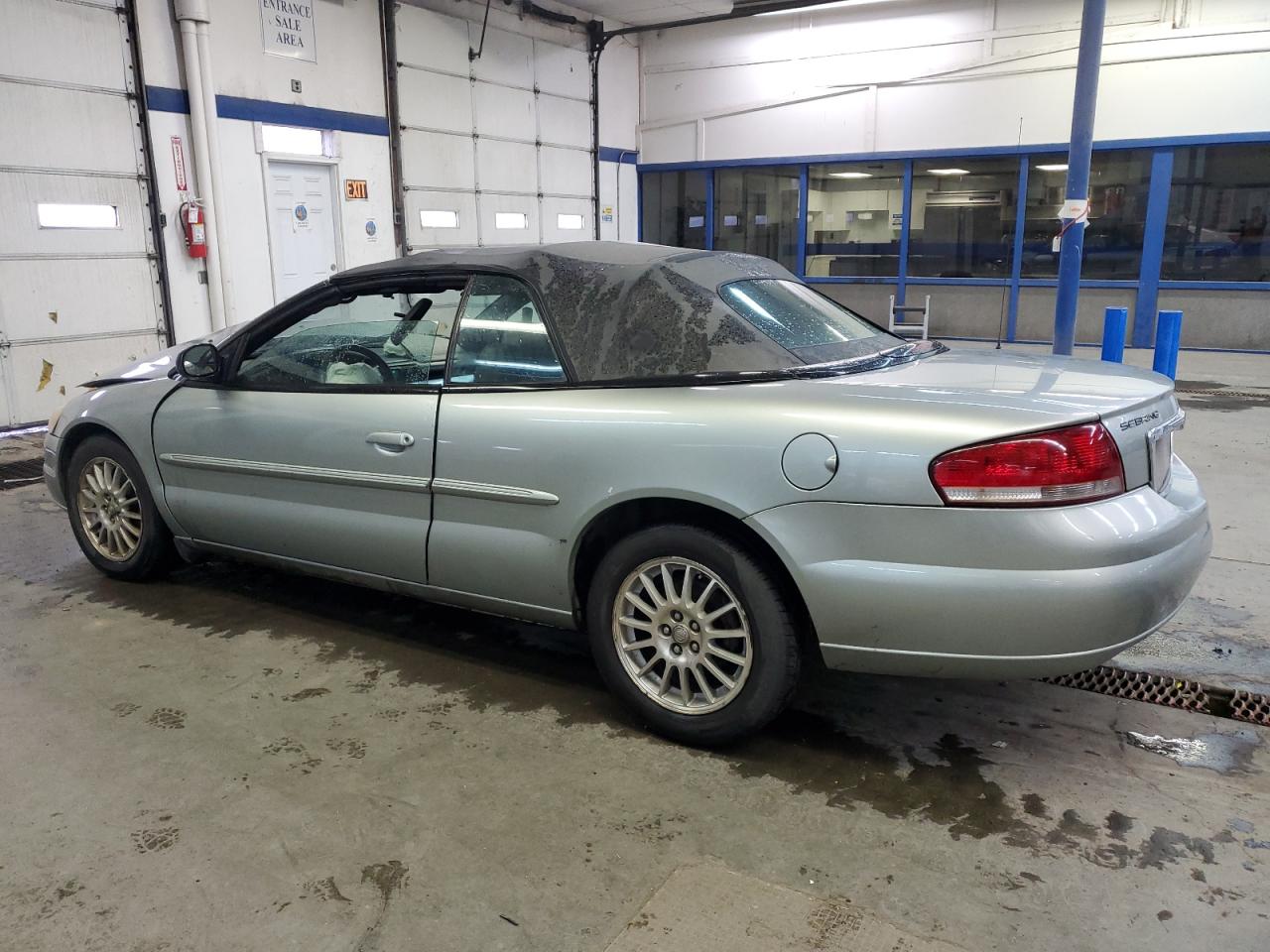 2005 Chrysler Sebring - Image 2