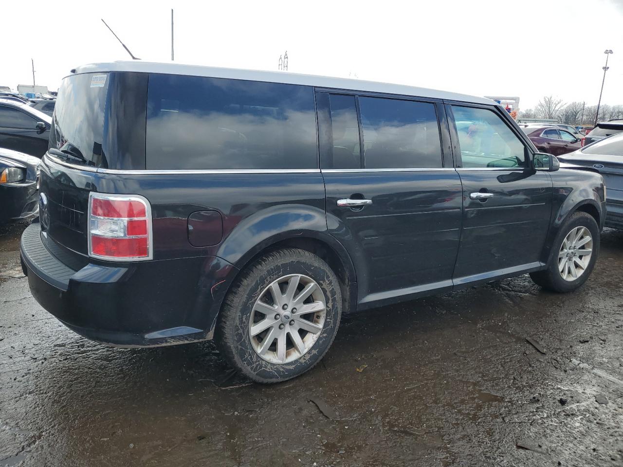2010 Ford Flex - Image 3