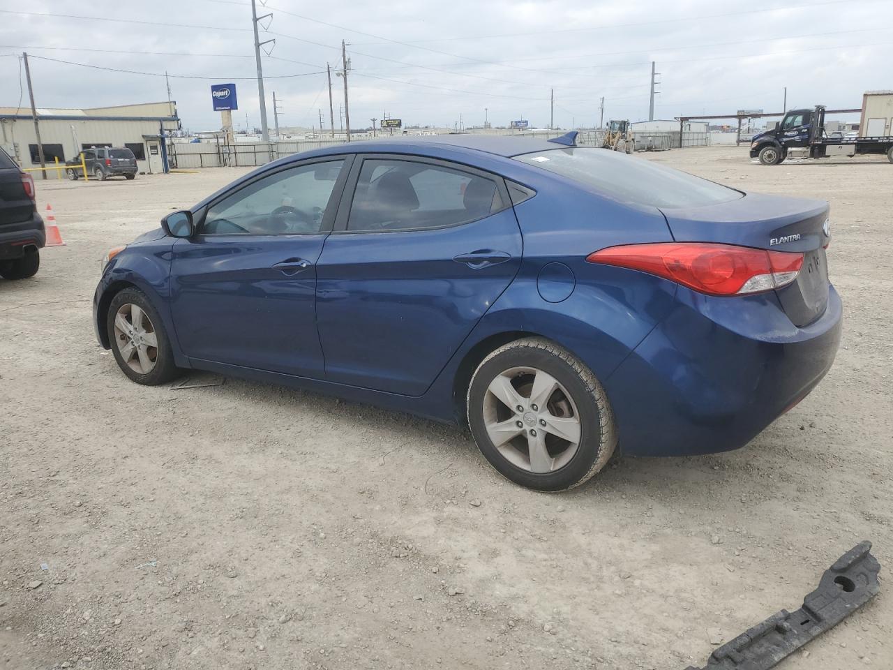 2013 Hyundai Elantra - Image 2