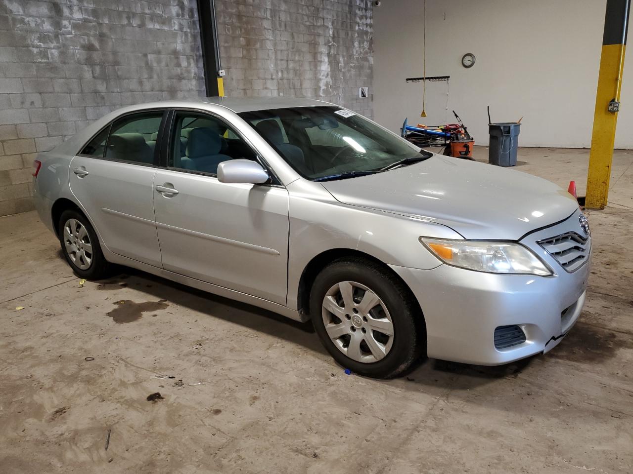 2010 Toyota Camry - Image 4