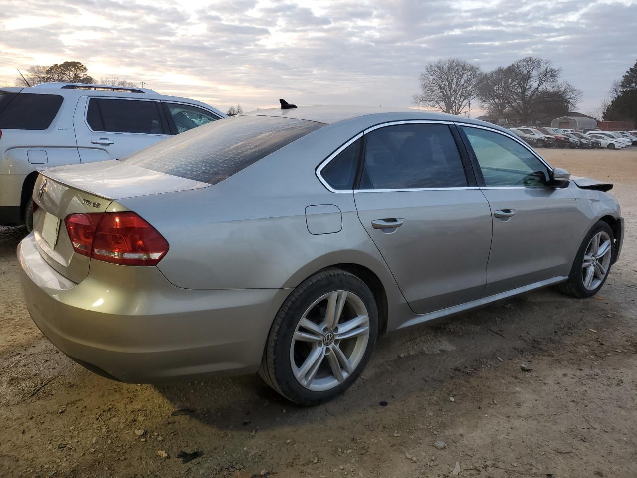 2014 Volkswagen Passat - Image 3