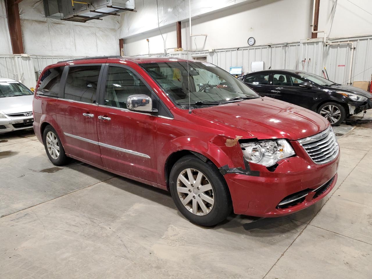 2011 Chrysler Town & Country - Image 4