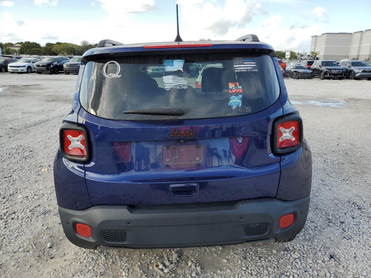 2018 Jeep Renegade - Image 6