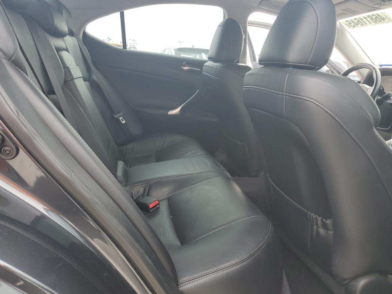 2010 Lexus IS - Image 10