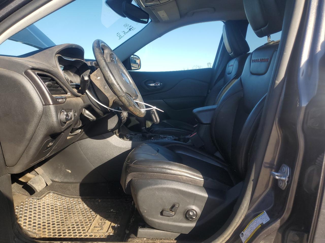 2020 Jeep Cherokee - Image 7