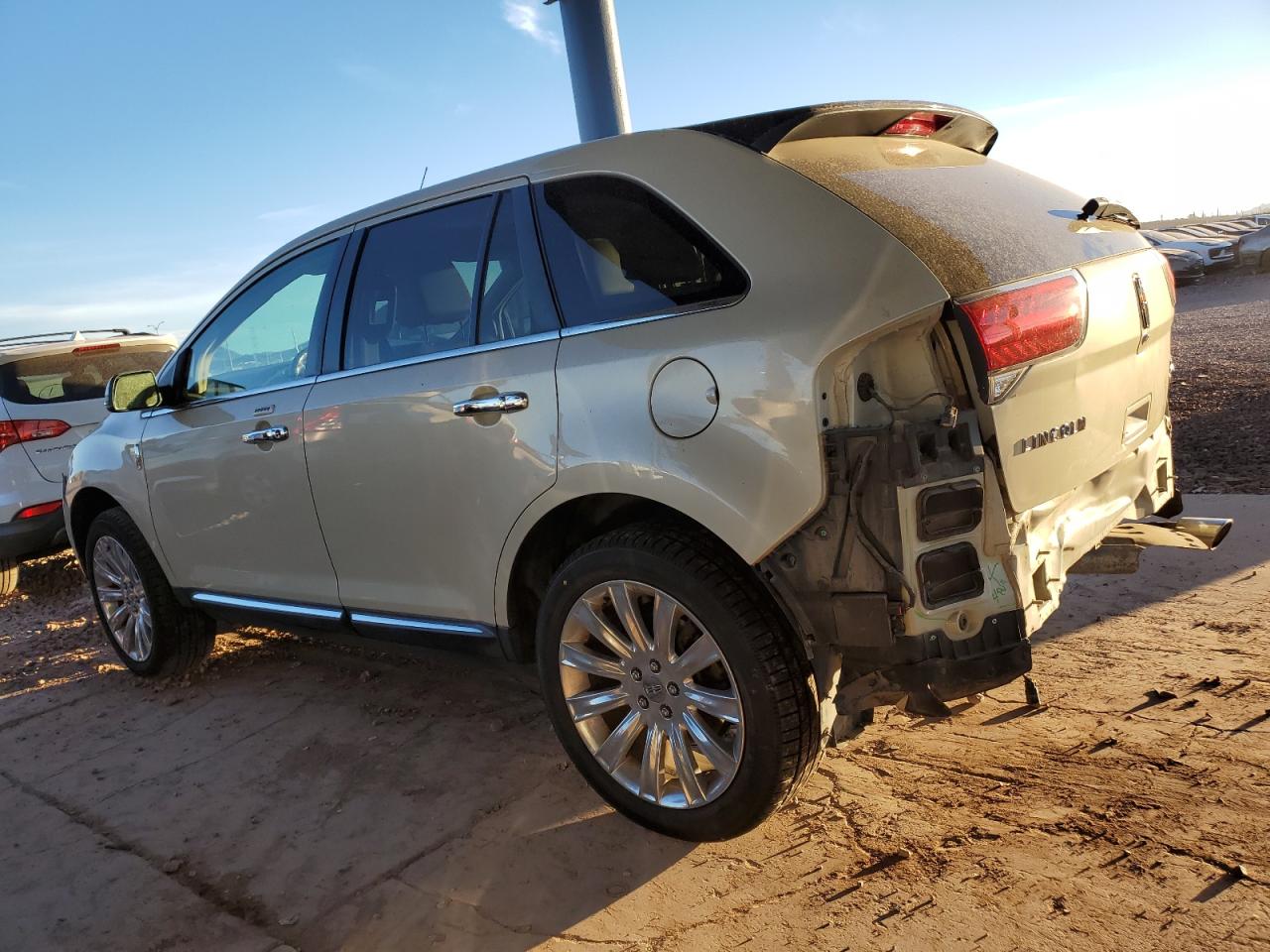 2015 Lincoln MKX - Image 2