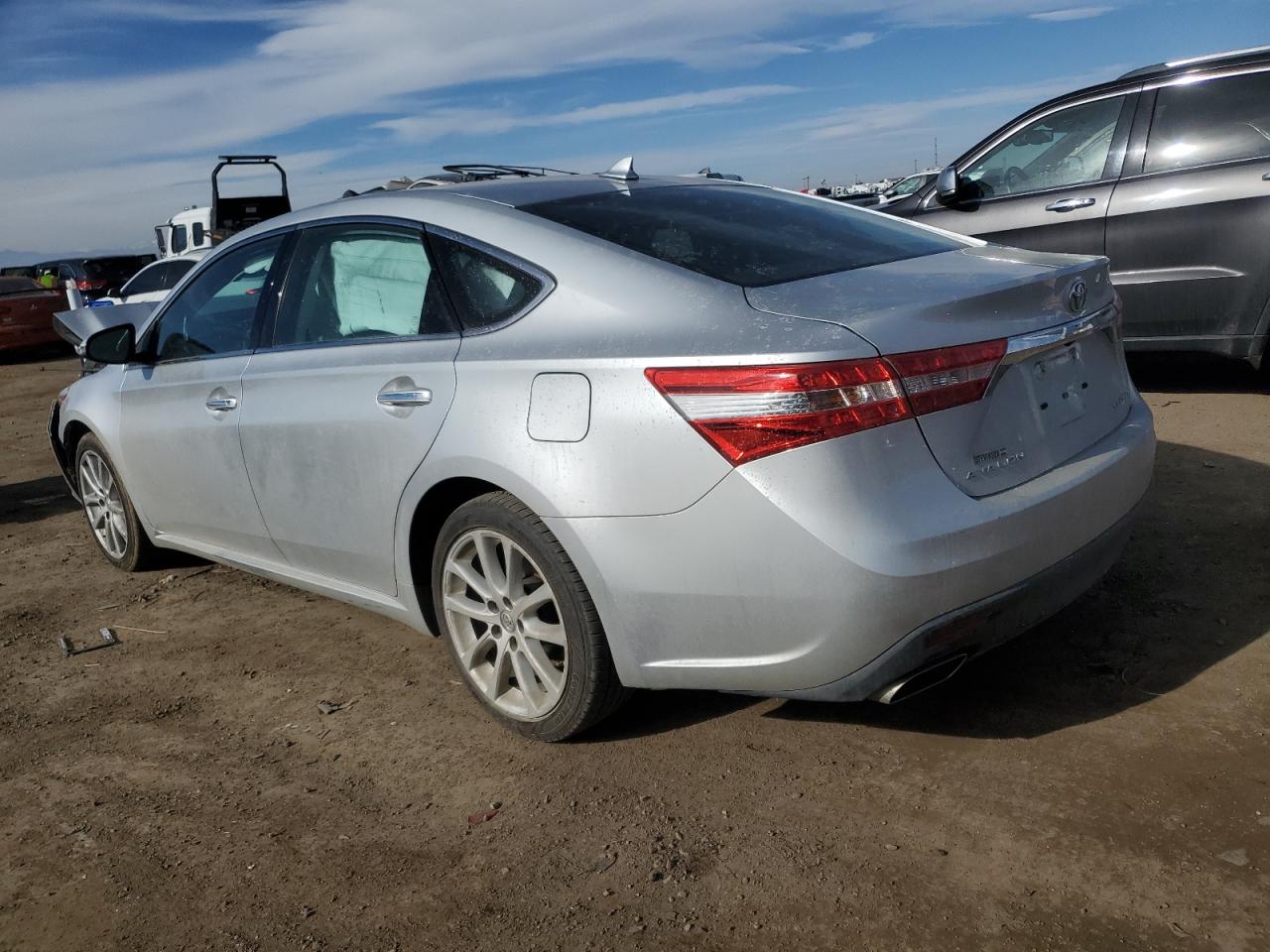 2014 Toyota Avalon - Image 2