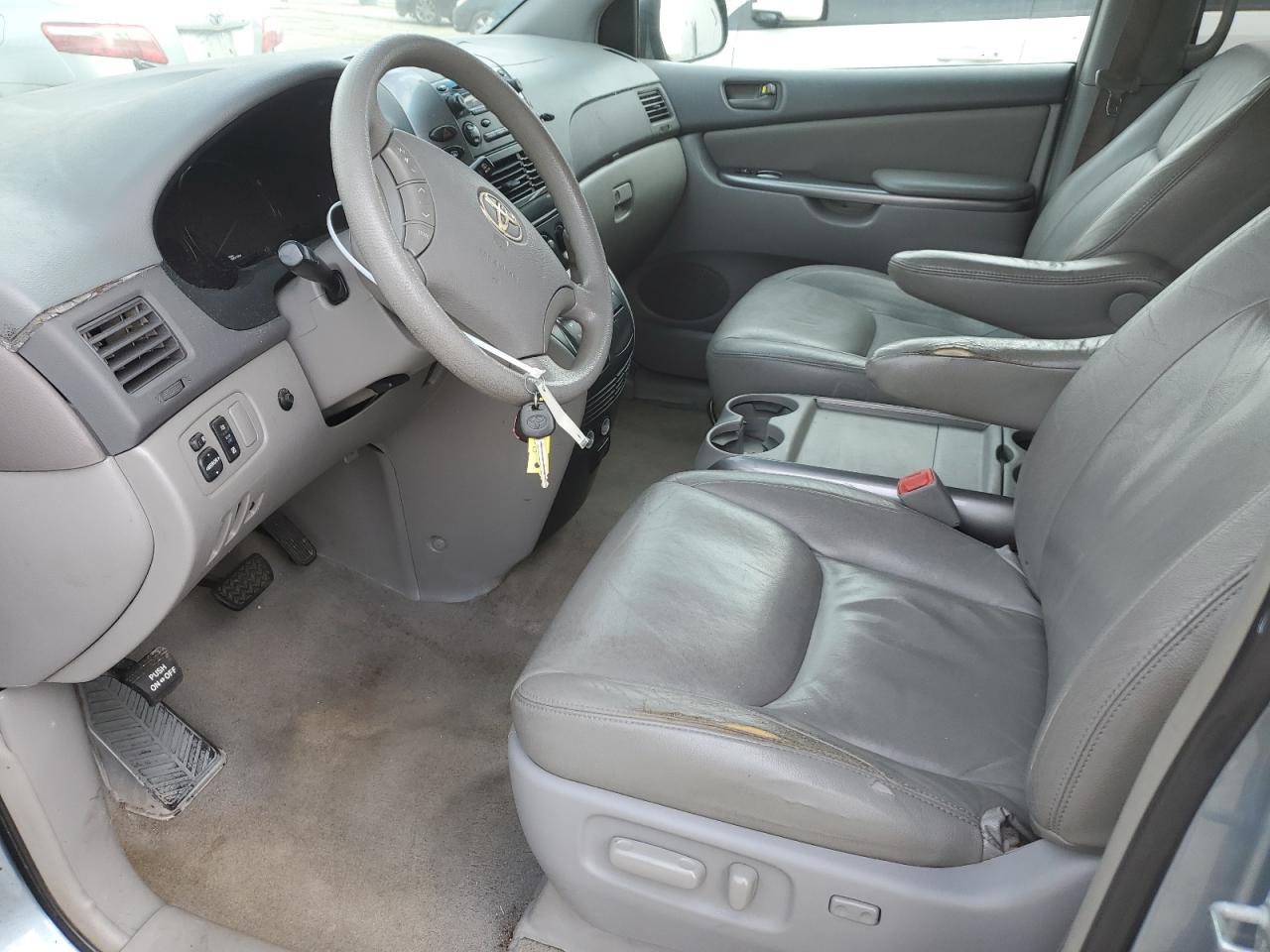 2008 Toyota Sienna - Image 7