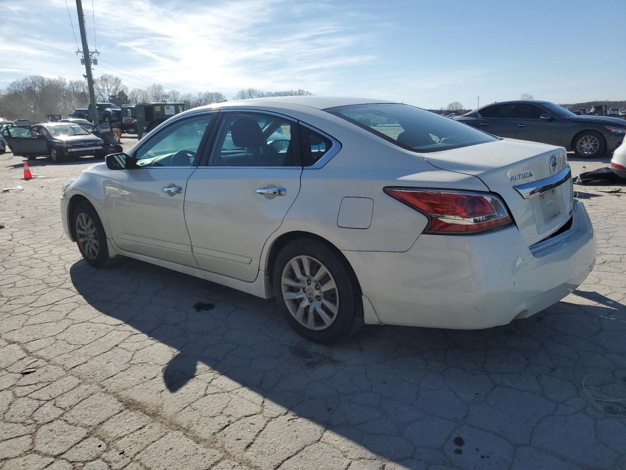 2015 Nissan Altima - Image 2