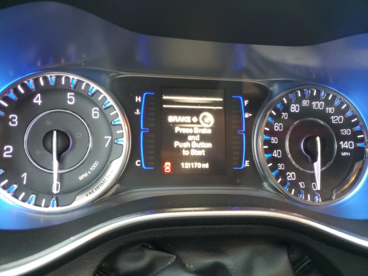 2015 Chrysler 200 - Image 9