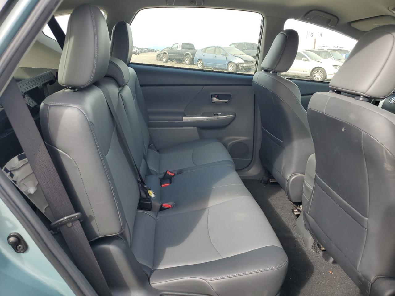 2014 Toyota Prius - Image 10