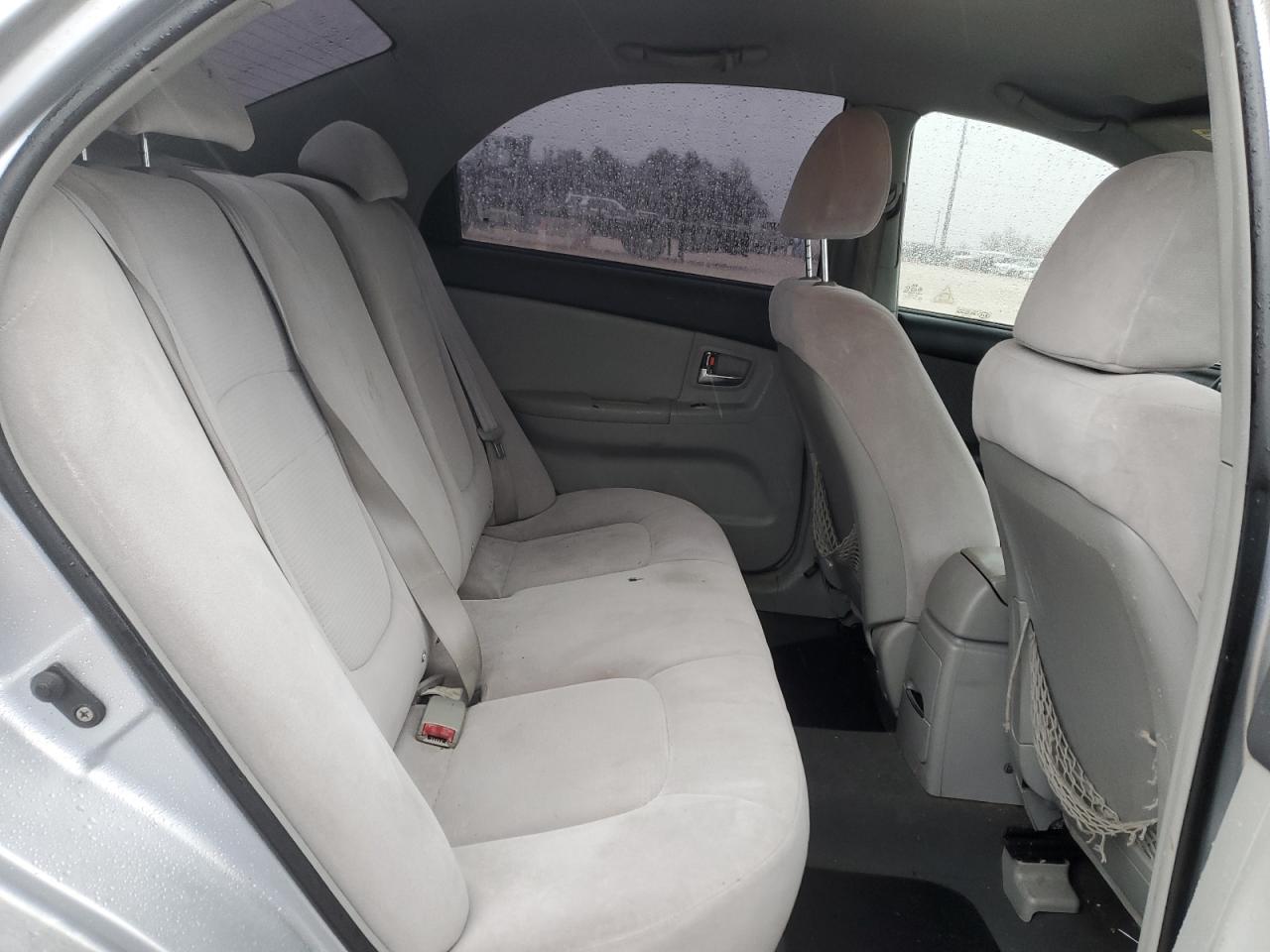 2007 Kia Spectra - Image 10