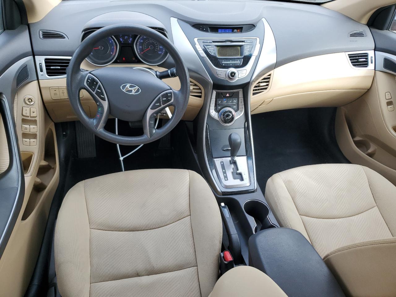 2013 Hyundai Elantra - Image 8