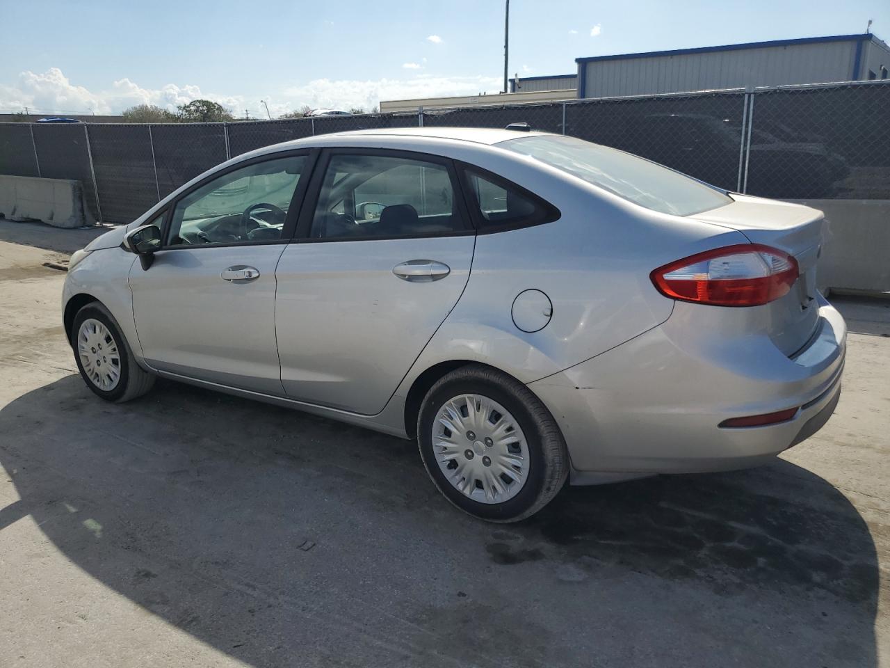 2015 Ford Fiesta - Image 2