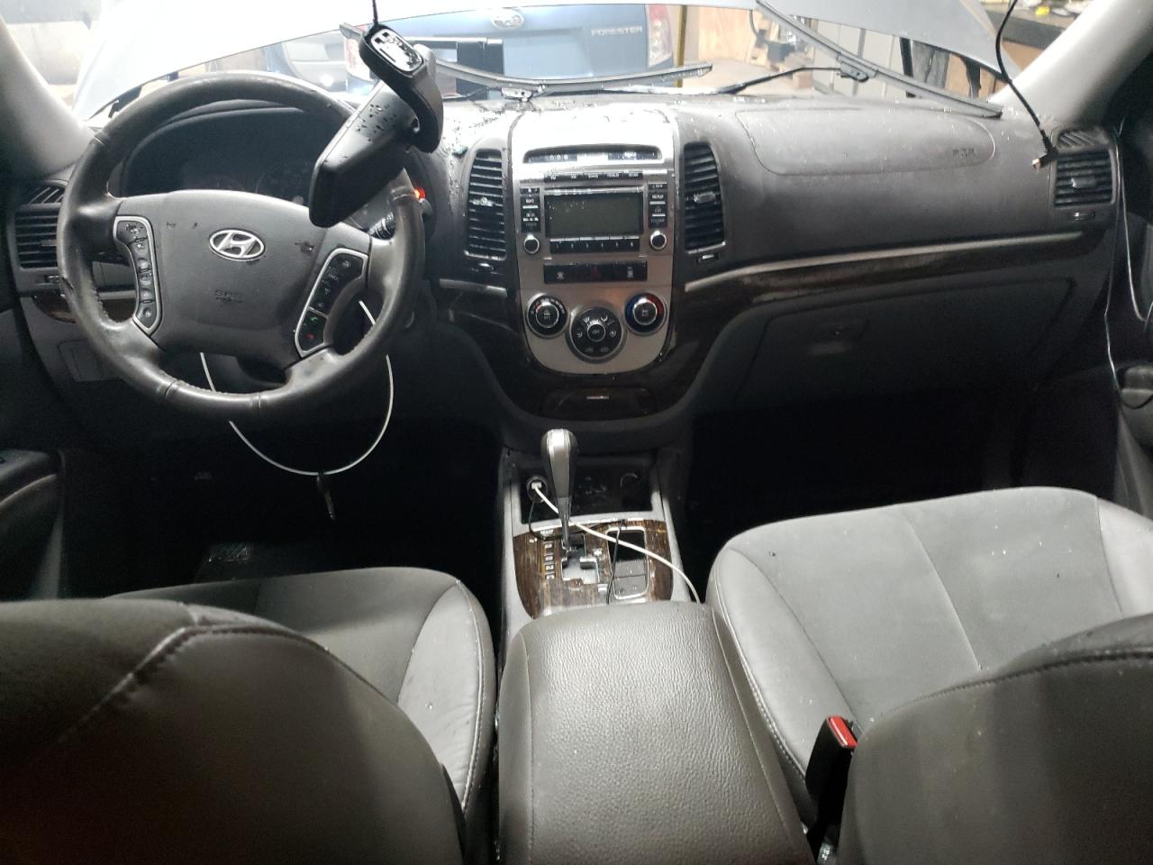 2010 Hyundai Santa Fe - Image 8