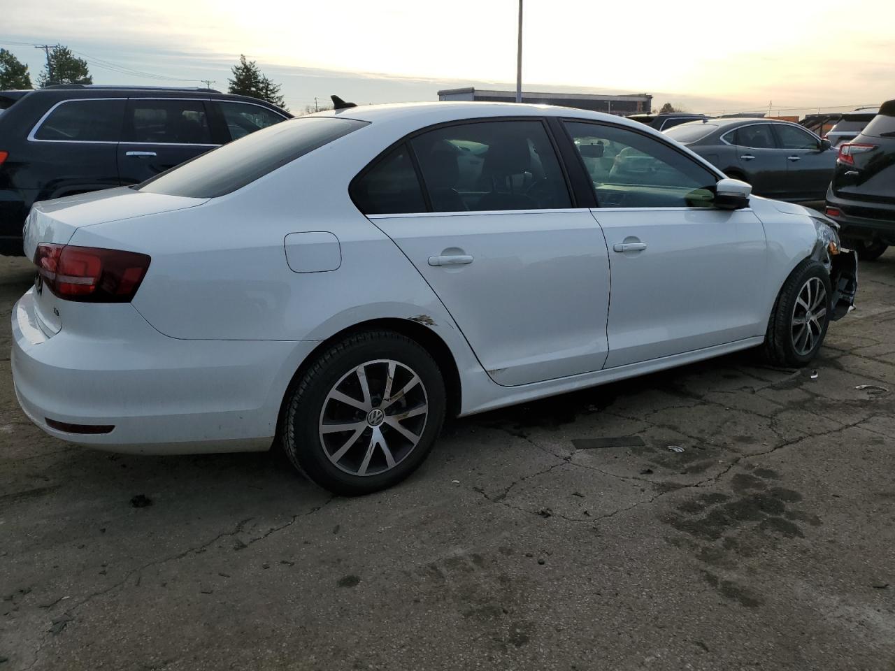 2017 Volkswagen Jetta - Image 3