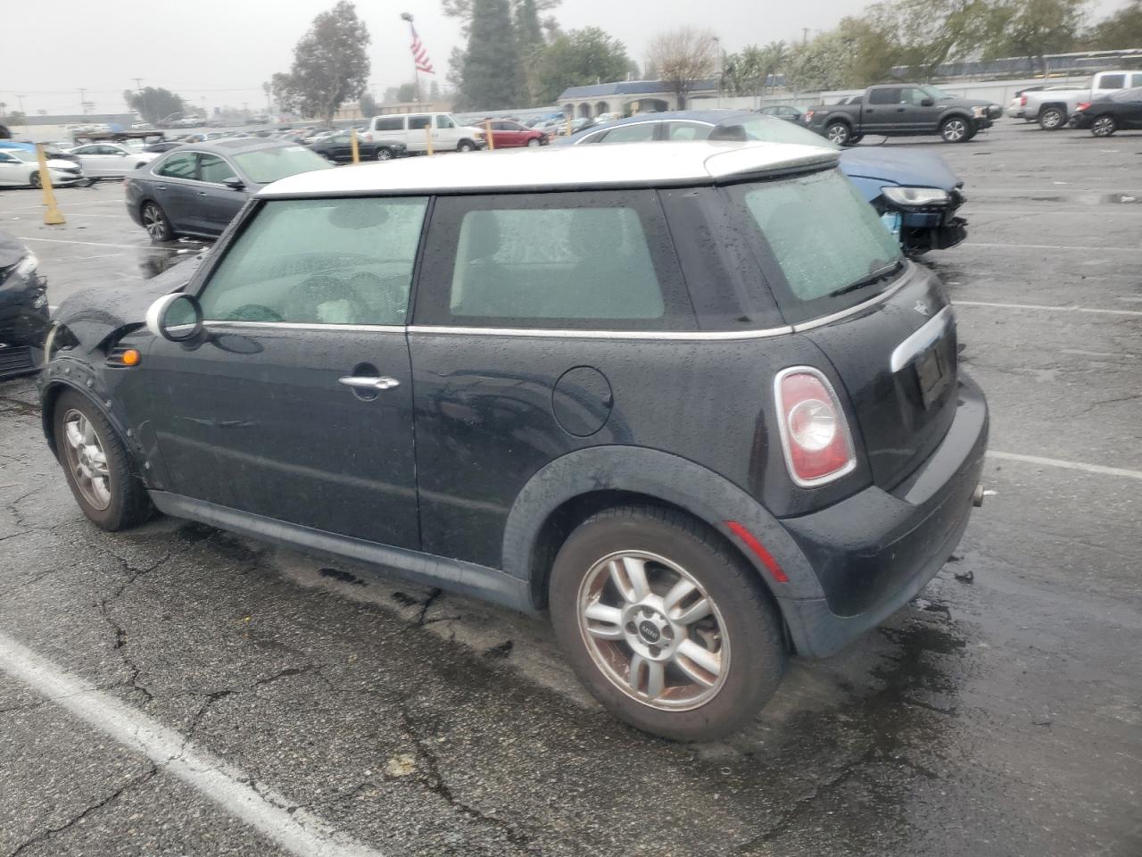 2013 MINI Cooper - Image 2