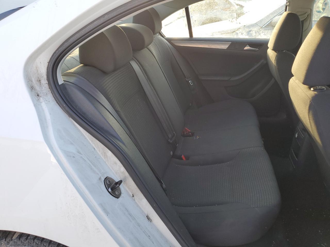 2015 Volkswagen Jetta - Image 11